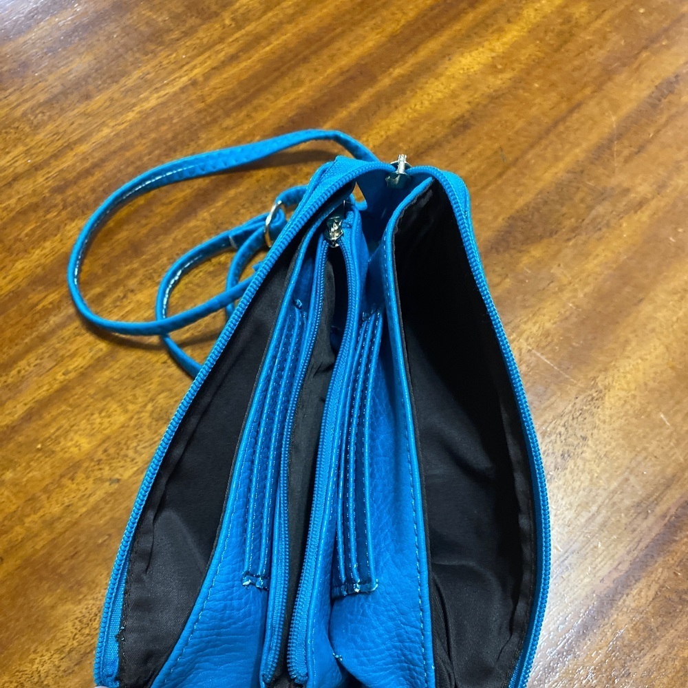 Cross body Purse - Picture 3 of 14